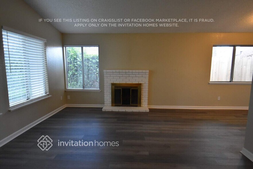 Building Photo - 9905 Country Oak Ct