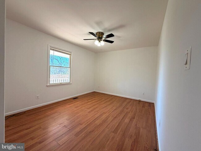 Building Photo - 9319 Devlins Grove Pl