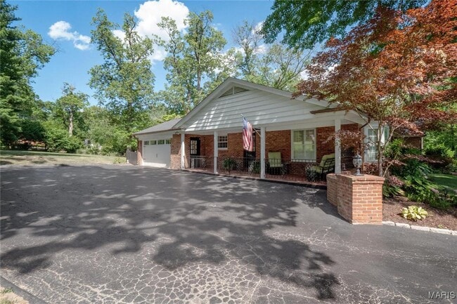 Building Photo - 1716 Kenmont Rd