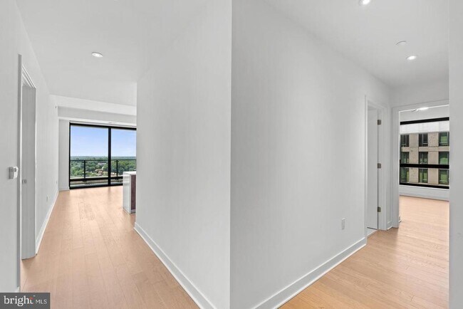 Building Photo - 1650 Silver Hill Dr