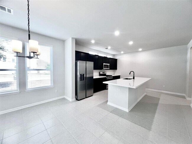 Building Photo - 1656 Coral Sunrise Trl
