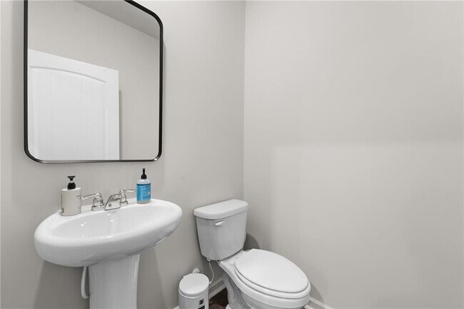 Building Photo - 3341 Greyton Dr