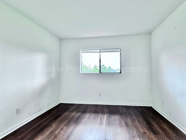 Building Photo - 4487 Holly Tree Rd