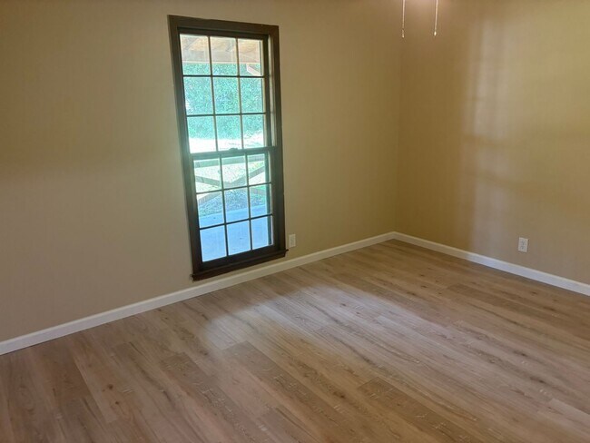 Building Photo - 41 Mallard Ln