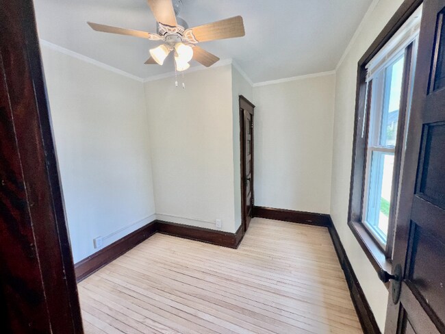 Building Photo - 714 N 9th St