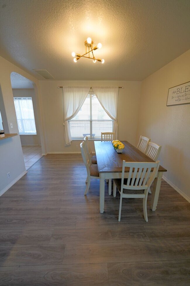 Building Photo - Spacious Schertz Home with Game Room - Realtor Commission: $500