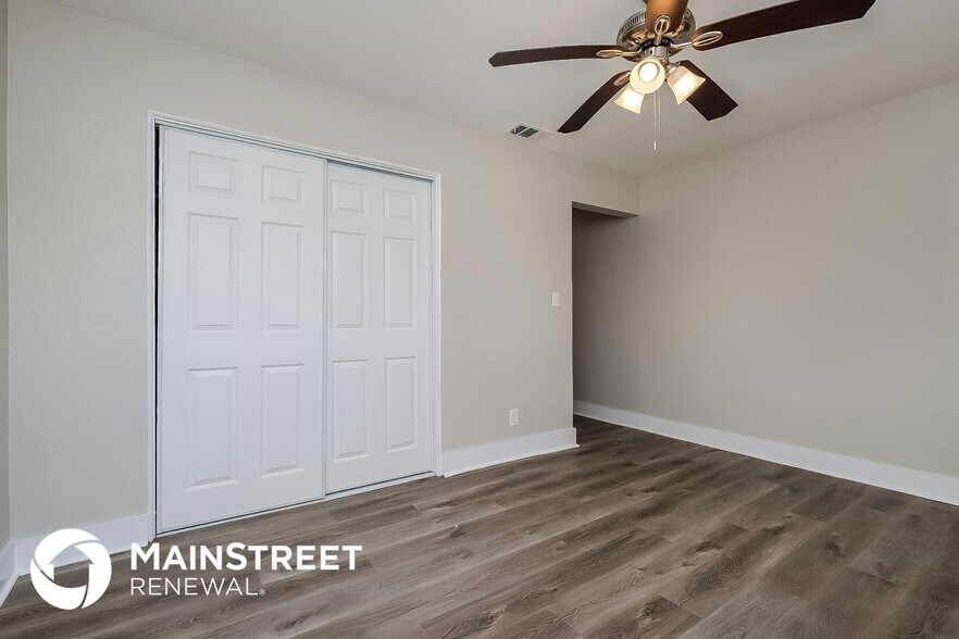 Building Photo - 6437 30th Way N