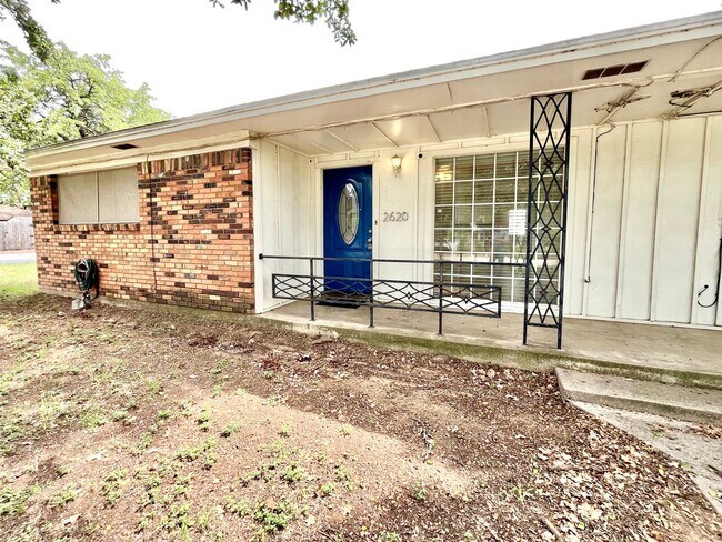Building Photo - 2620 Denison St