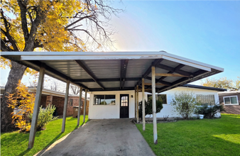 Building Photo - 2115 Chapman St