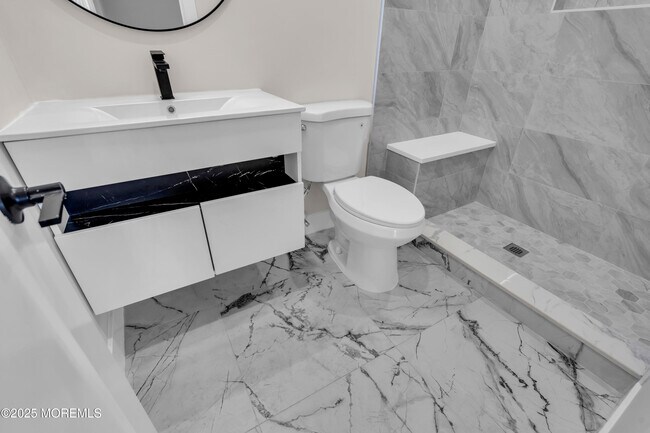 Building Photo - 170 Station Rd