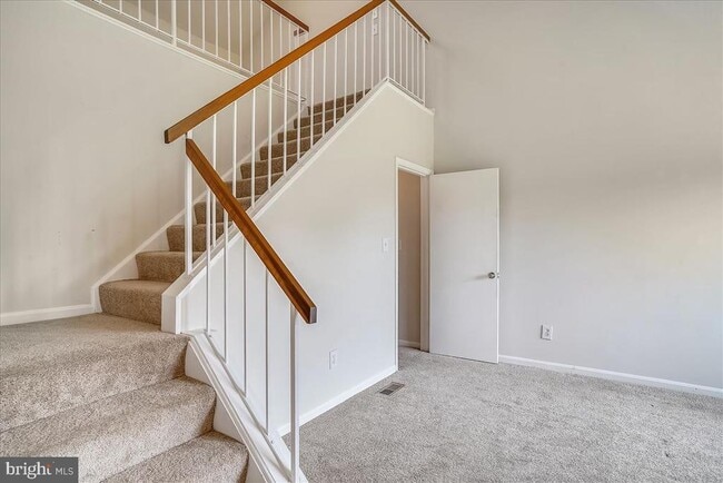 Building Photo - 8830 Thomas Lea Terrace