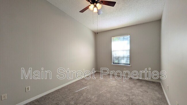 Building Photo - 9345 Chisholm Rd