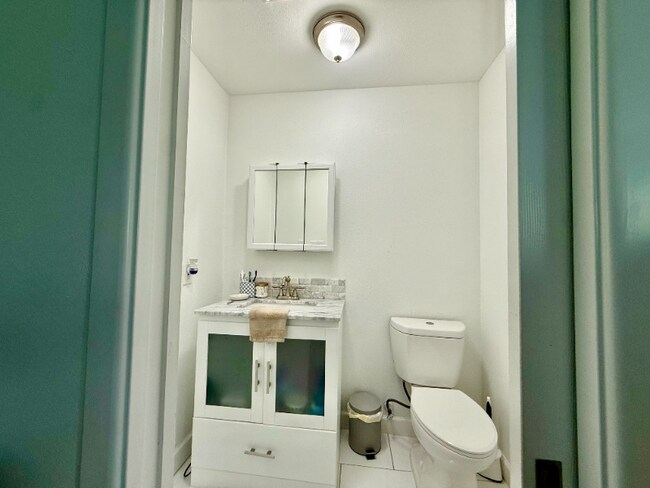 Building Photo - 2309 Kings Country Dr
