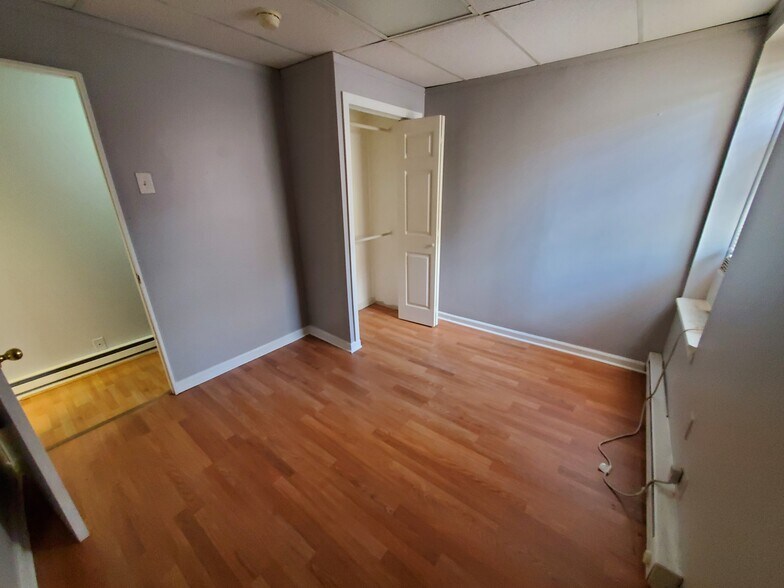unfurnished - 1909 Chestnut St