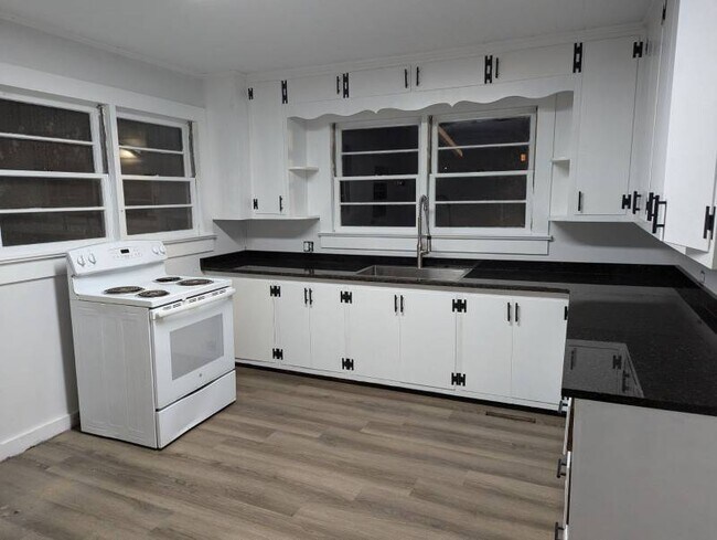 Building Photo - 785 Wilson Rd