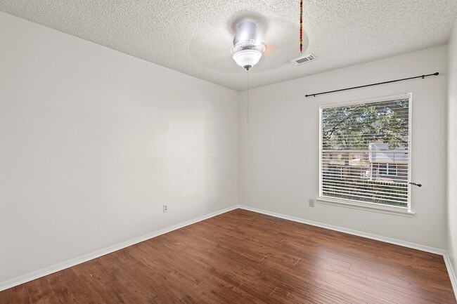 Building Photo - 22919 Garden Canyon Dr