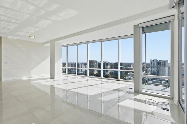 Building Photo - 150 E Robinson St