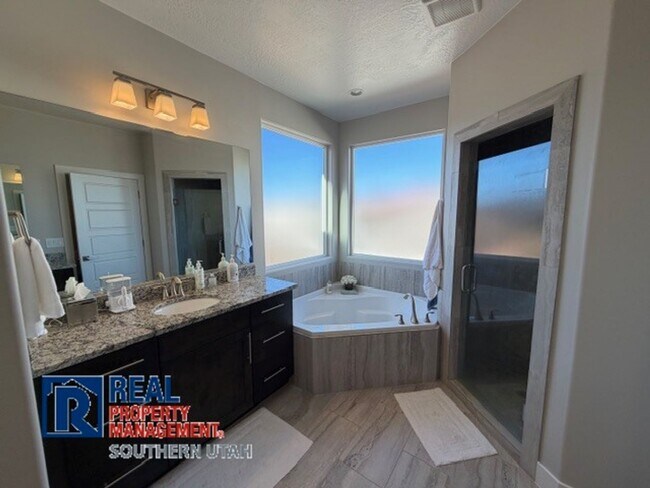 Building Photo - Beautiful Santa Clara Home