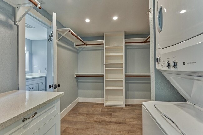 Building Photo - 711 Granberry St