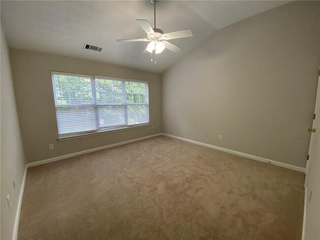 Building Photo - 677 Kenridge Dr