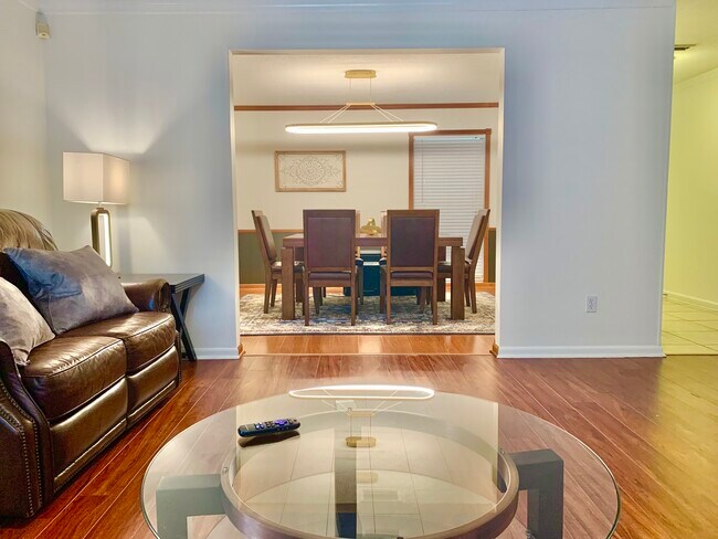 Building Photo - 1648 Foxboro Dr