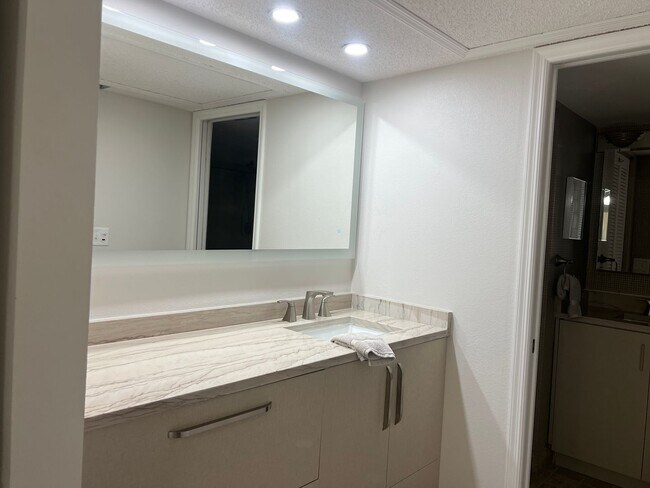 Building Photo - 310 Wexford Terrace