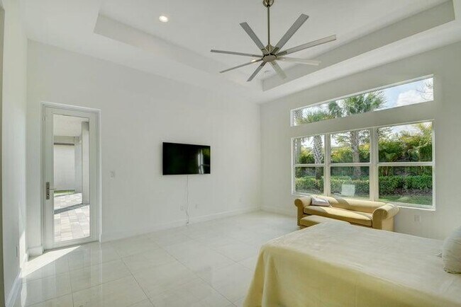 Building Photo - 12832 Veneto Springs Dr