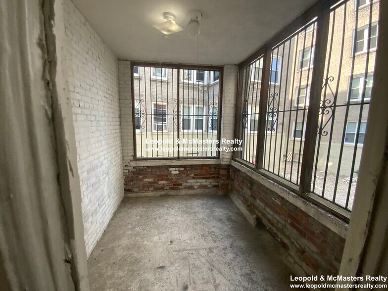 Building Photo - 120 Brainerd Rd