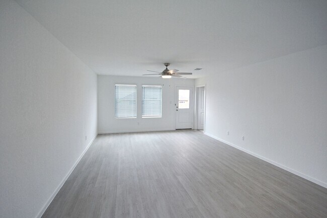 Building Photo - 1537 Hummock Steep