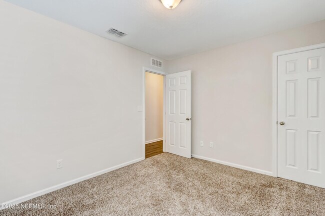 Building Photo - 4566 Kerle St