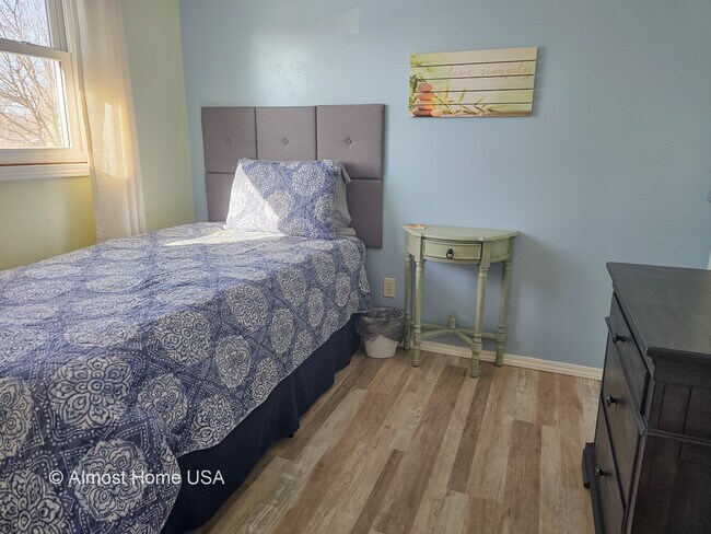 Furnished Bedroom 3 - 1028 Coppens Rd