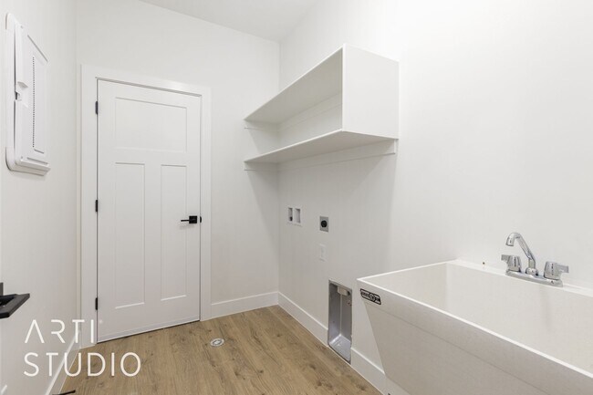 Building Photo - Brand New 3 Bed, 2.5 Bath, 2-Car Garage in...