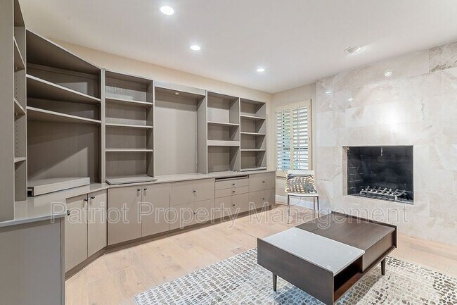 Building Photo - 8602 E Vista Del Lago