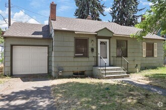 Building Photo - Cottage 2 Bed, 1 Bath Home in Browne's Add...