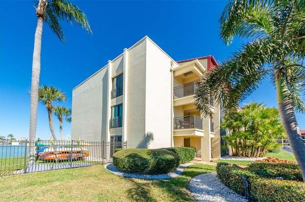 Building Photo - 868 Bayway Blvd