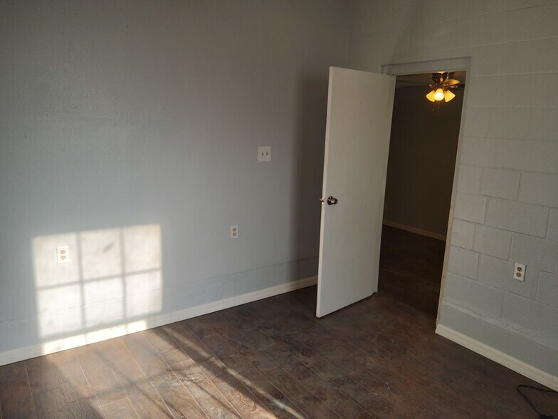 2nd bedroom - 1118 Santa Anna