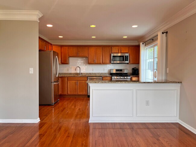 Building Photo - 4170 Bunker Hill Dr N