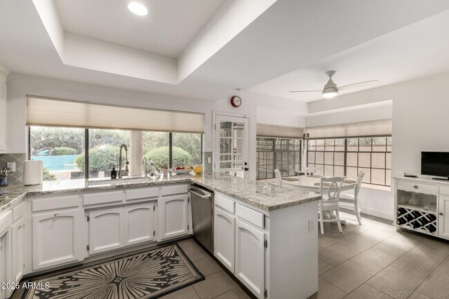 Building Photo - 9825 E Turquoise Ave