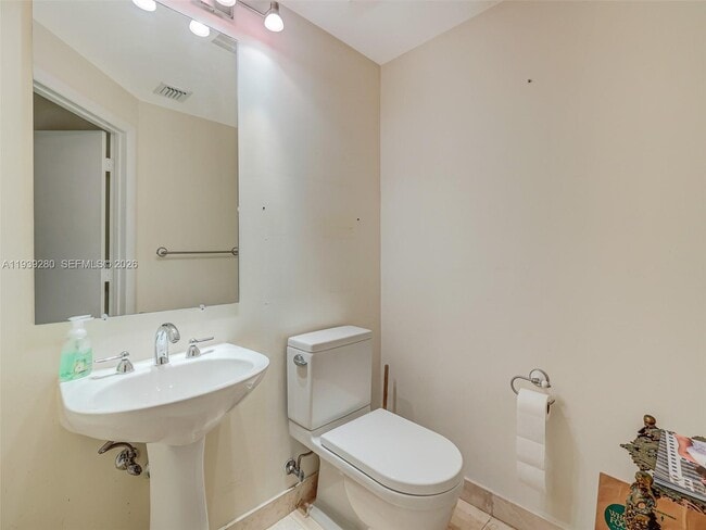 Building Photo - 3330 NE 190th St