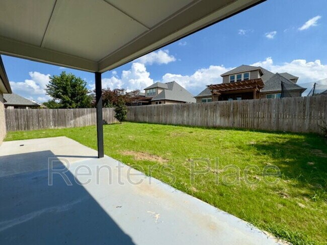 Building Photo - 130 W 130th St S