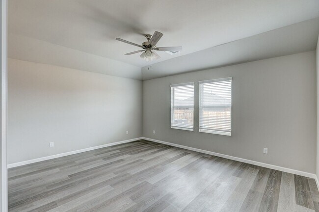 Building Photo - Brand New 4 Bed For Lease in Sara Park
