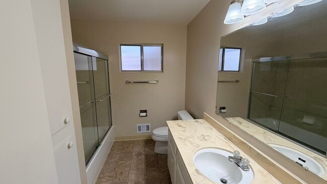 Building Photo - Concord 3 bedroom 2 bath new carpet, new paint,  home in quiet neighborhood!