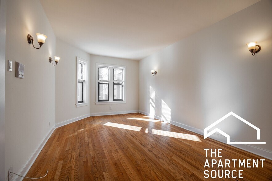 Building Photo - 4036 N Ashland Ave