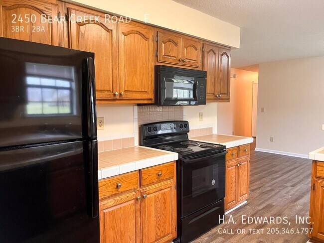 Building Photo - 2450 Bear Creek Rd