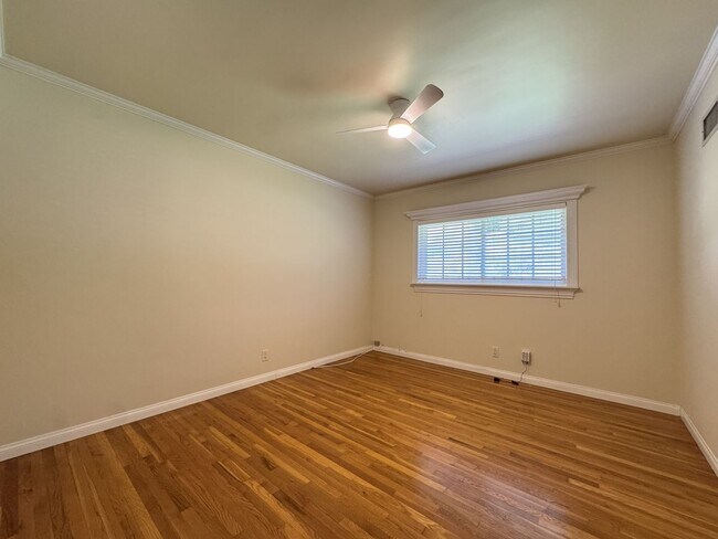 Building Photo - 1232 Longview Dr