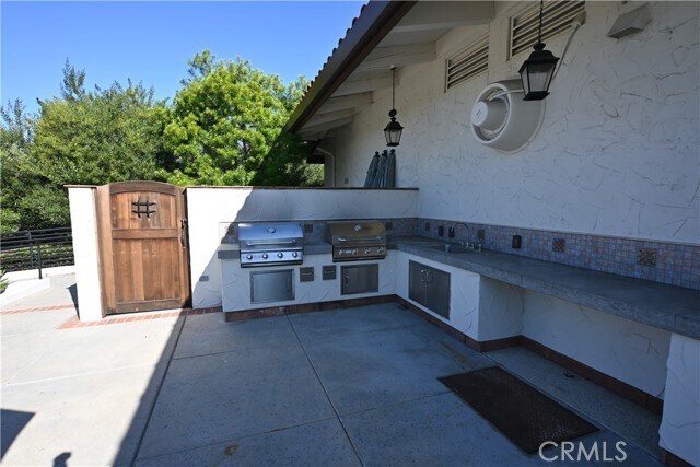 Building Photo - 28132 Via Chocano