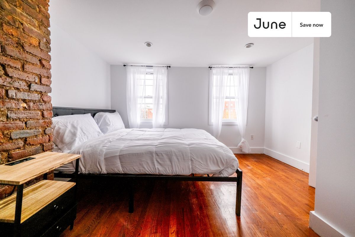 Building Photo - 255 Evergreen