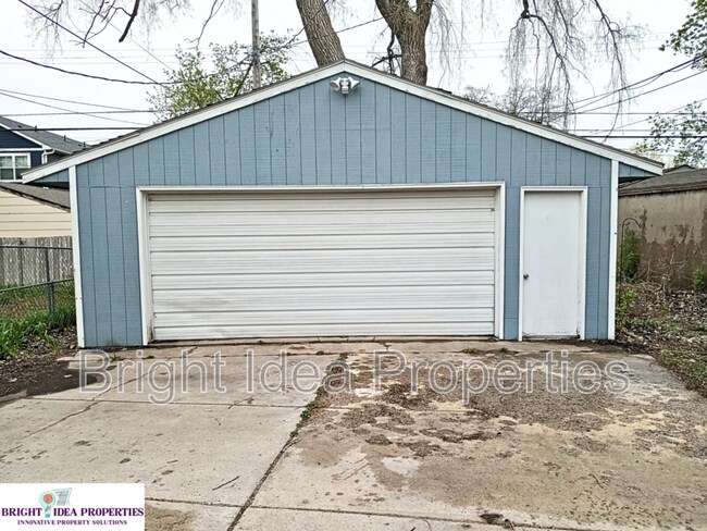 Building Photo - 426 Fillmore St NE