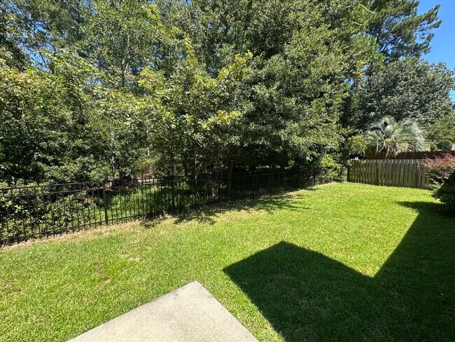 Building Photo - Rivers End Three Bedroom Home with a Fence...