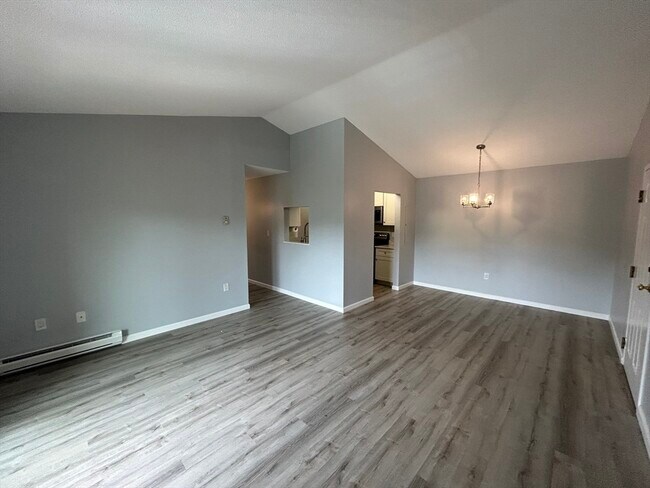 Building Photo - 32 Maple Crest Cir